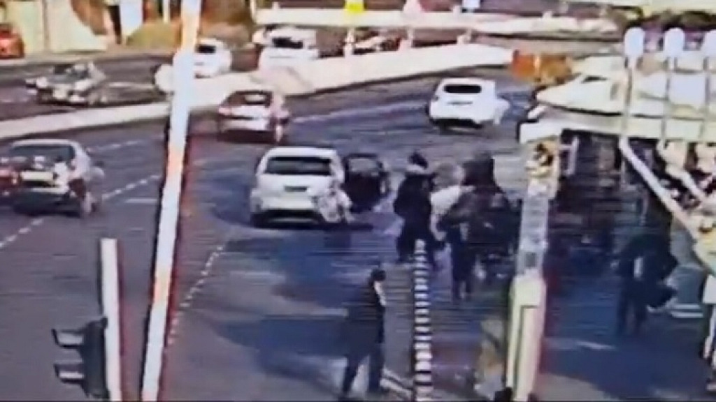 Breaking Terror Attack in Jerusalem Kills Three Israelis Two Gunmen Reported to be Members of Hamas Killed After Shooting Israelis at a Bus Stop Video