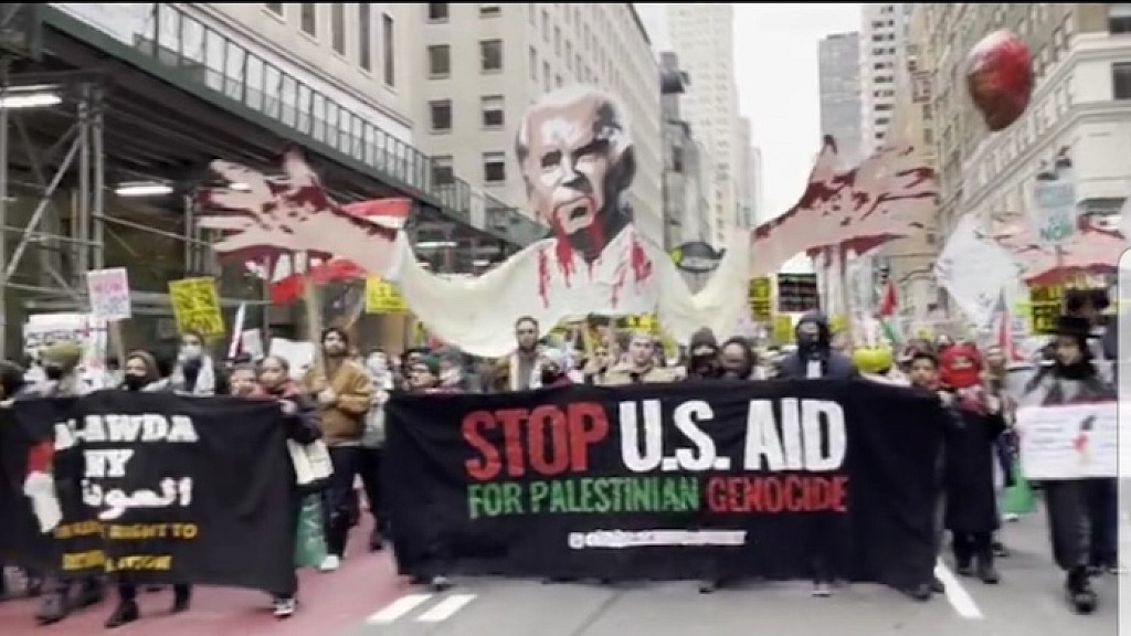 Palestinian Protest Chaos in New York Pro Hamas Protesters Interrupt Christmas Shopping on Super Saturday VIDEO